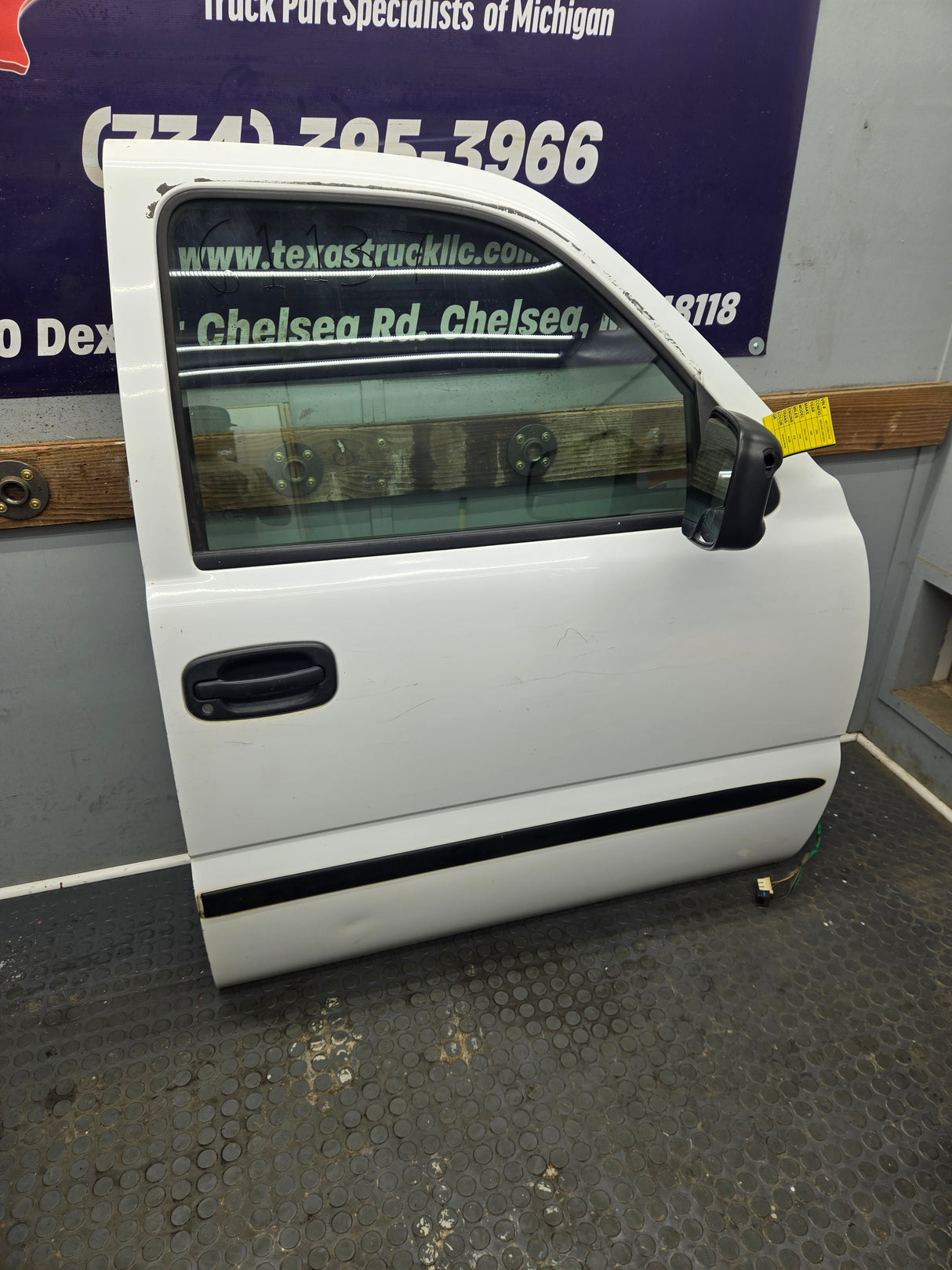 1999-2006 Chevrolet Silverado / GMC Sierra 1500 2500 3500 HD Front Passenger side Door RH