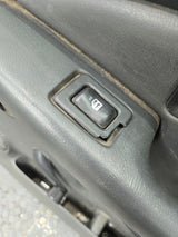1999-2006 Chevrolet Silverado / GMC Sierra 1500 2500 3500 HD Front Passenger side Door RH