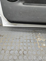 1999-2006 Chevrolet Silverado / GMC Sierra 1500 2500 3500 HD Front Passenger side Door RH