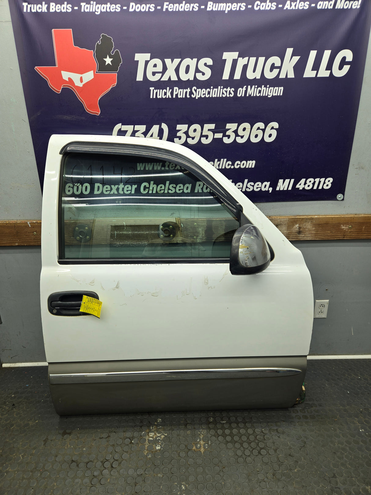 1999-2006 Chevrolet Silverado / GMC Sierra 1500 2500 3500 HD Front Passenger side Door RH