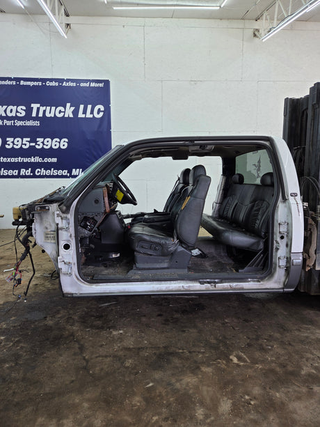 1999-2007 Chevrolet Silverado / GMC Sierra 1500 2500 HD 3500HD Extended Cab Body