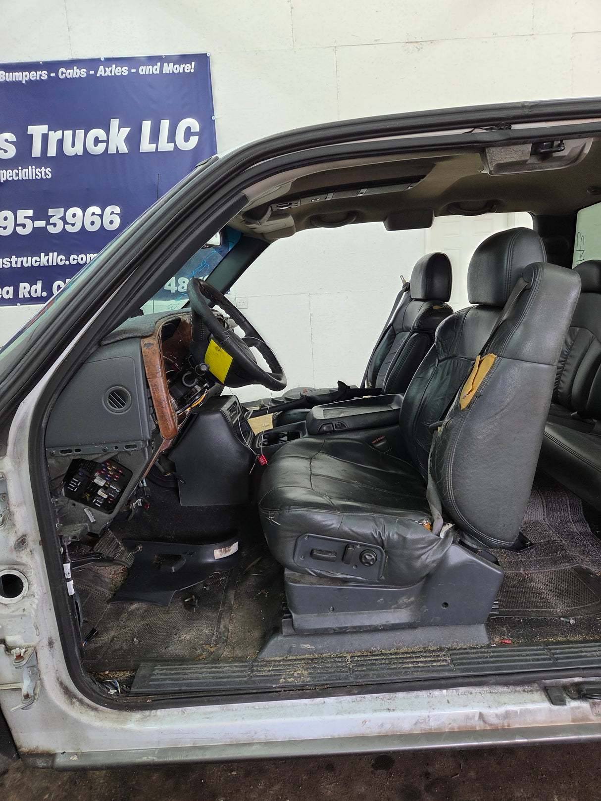 1999-2007 Chevrolet Silverado / GMC Sierra 1500 2500 HD 3500HD Extended Cab Body