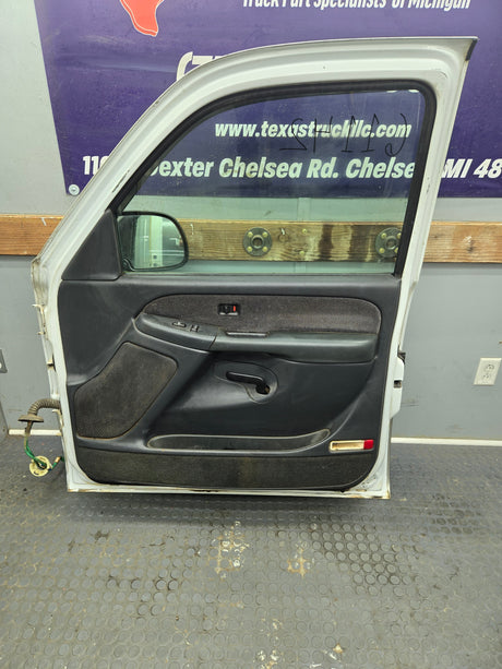 1999-2006 Chevrolet Silverado / GMC Sierra 1500 2500 3500 HD Front Passenger side Door RH