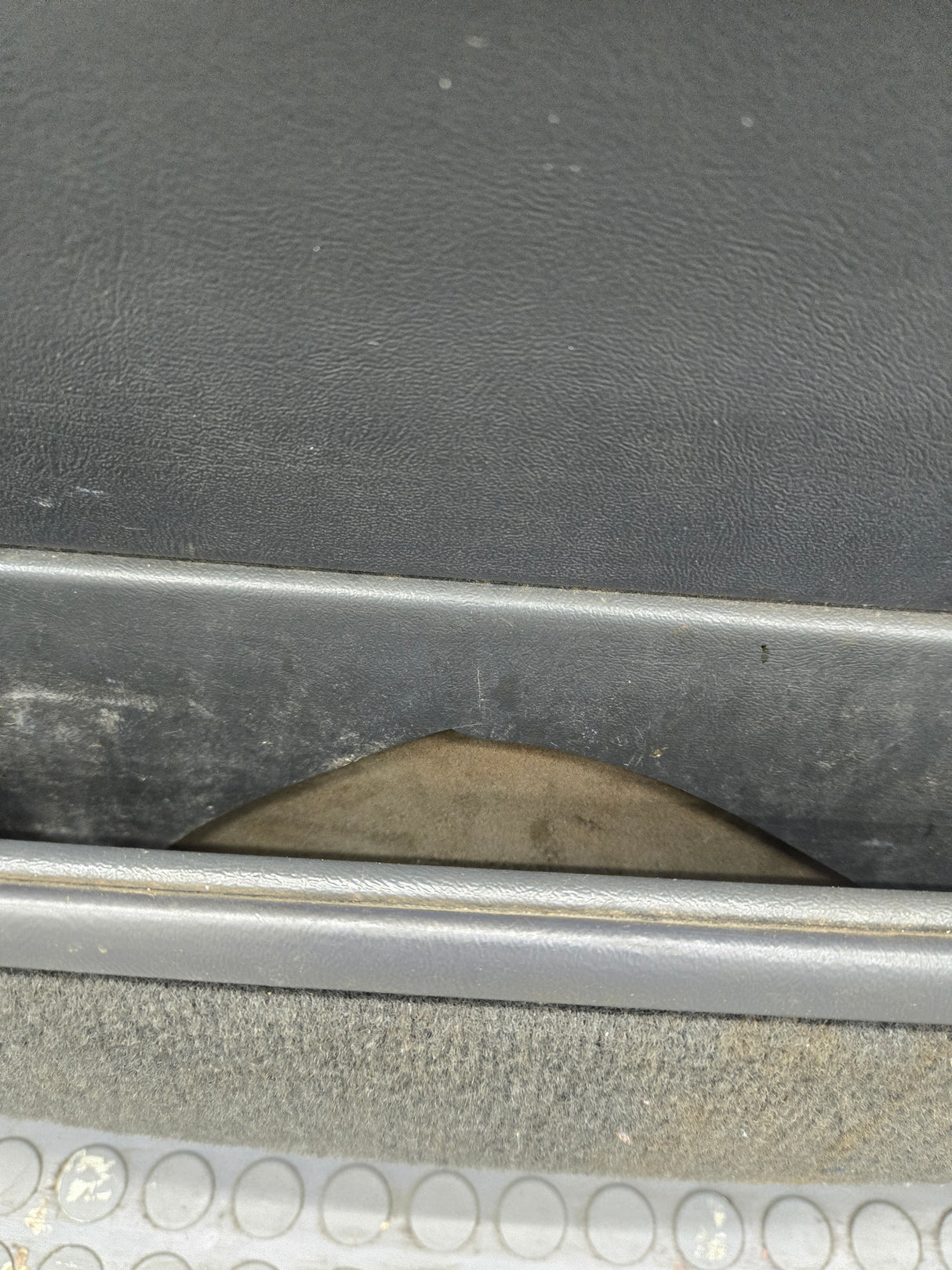 1999-2006 Chevrolet Silverado / GMC Sierra 1500 2500 3500 HD Front Passenger side Door RH