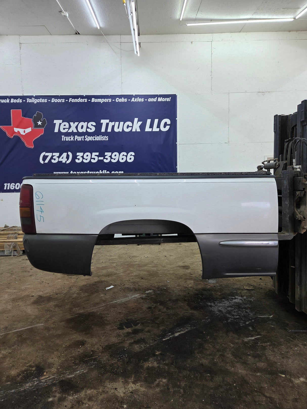 1999-2007 Chevrolet Silverado / GMC Sierra 1500 2500HD 3500HD 6' 6" Short Truck Bed