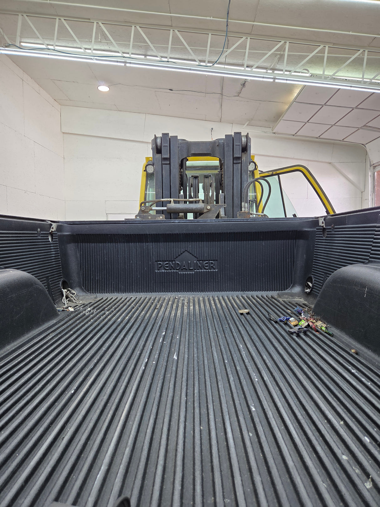 1999-2007 Chevrolet Silverado / GMC Sierra 1500 2500HD 3500HD 6' 6" Short Truck Bed