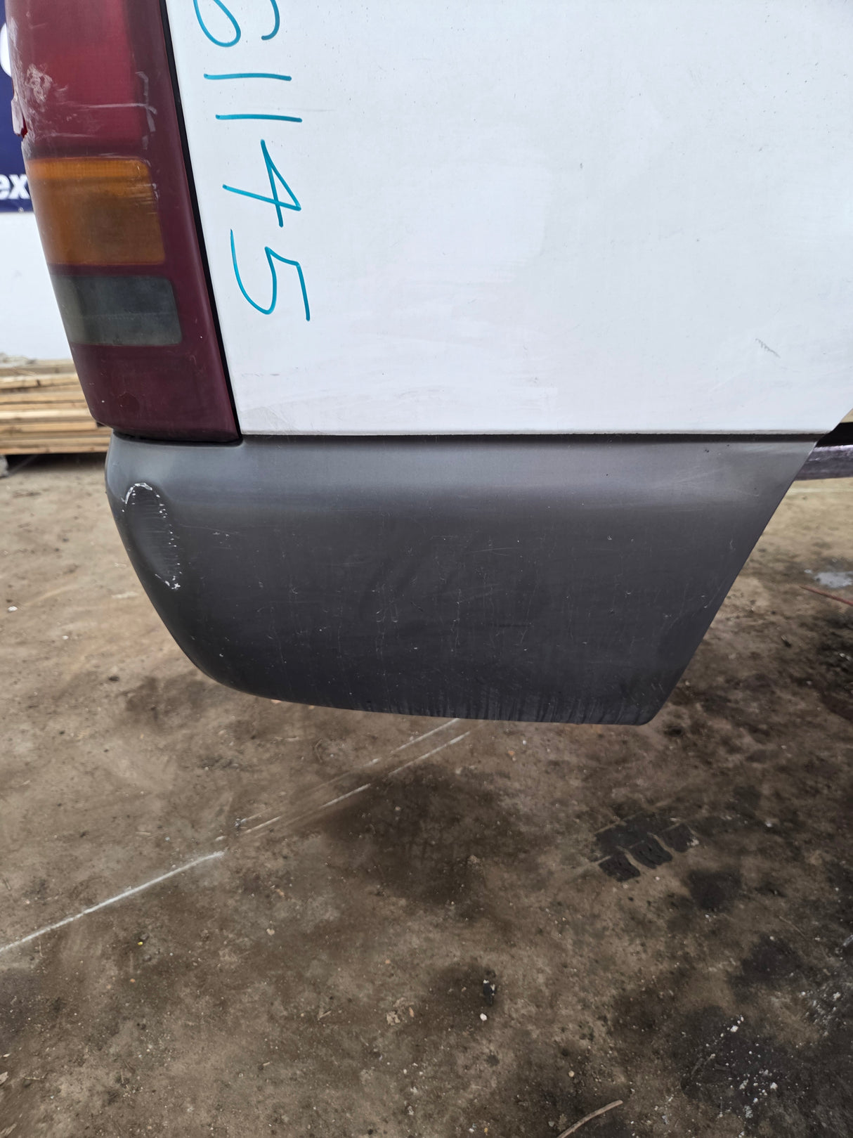 1999-2007 Chevrolet Silverado / GMC Sierra 1500 2500HD 3500HD 6' 6" Short Truck Bed