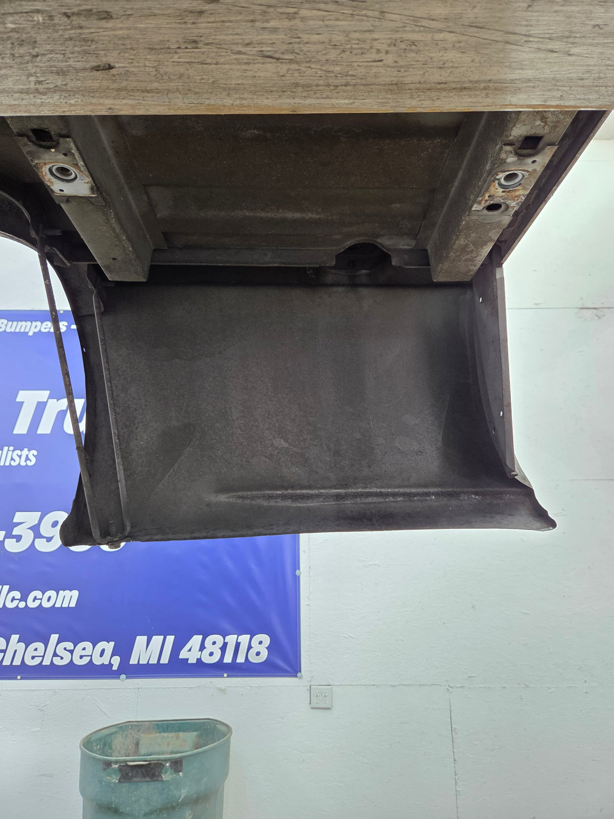 1999-2007 Chevrolet Silverado / GMC Sierra 1500 2500HD 3500HD 6' 6" Short Truck Bed