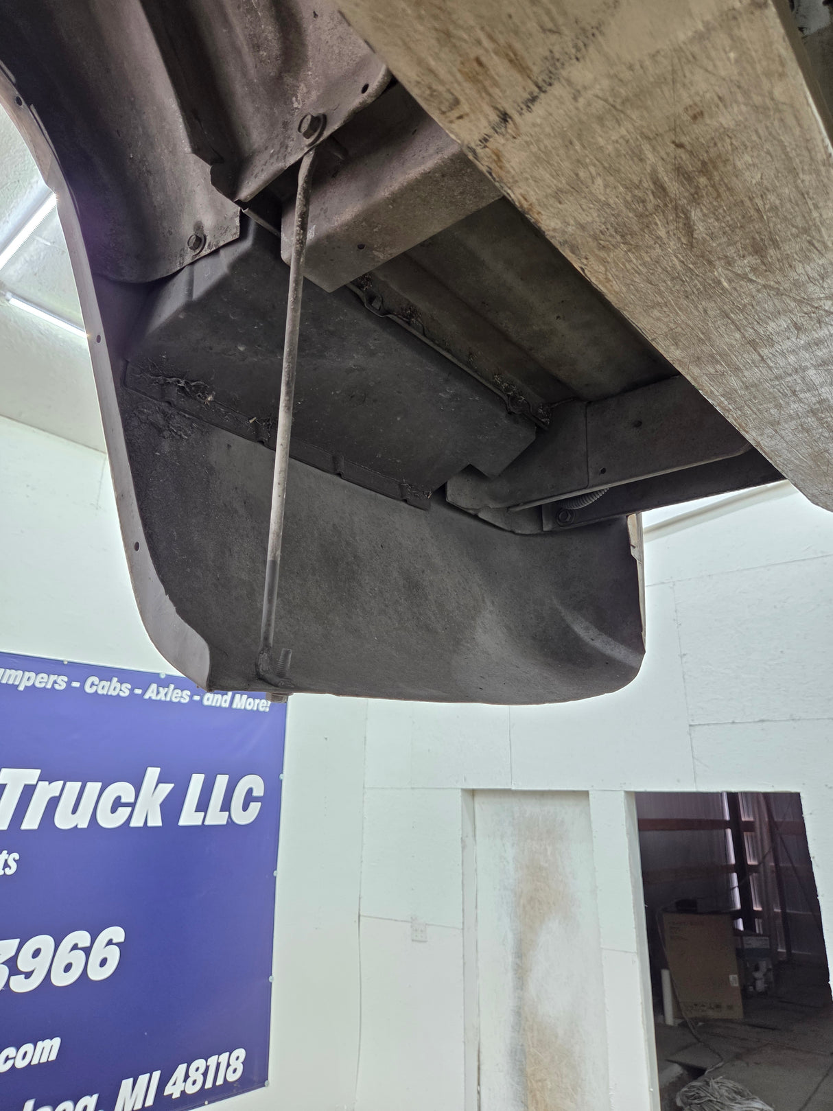 1999-2007 Chevrolet Silverado / GMC Sierra 1500 2500HD 3500HD 6' 6" Short Truck Bed