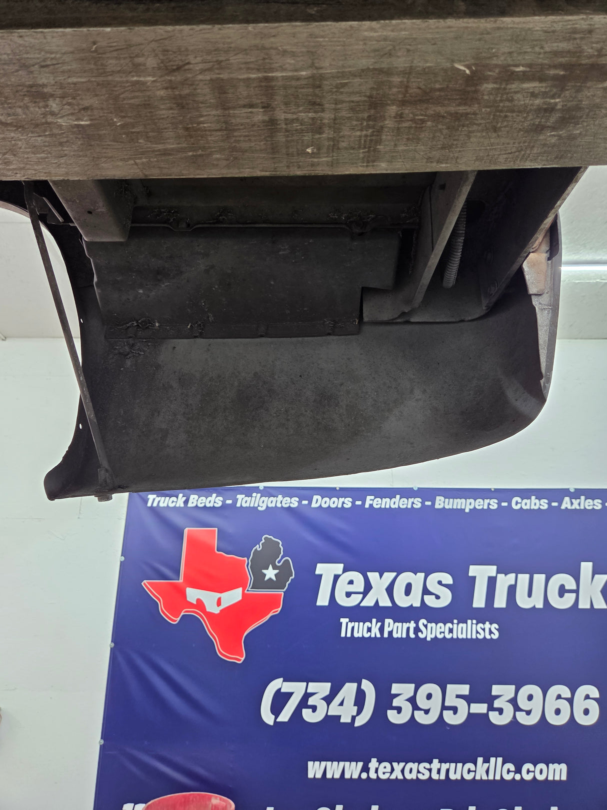 1999-2007 Chevrolet Silverado / GMC Sierra 1500 2500HD 3500HD 6' 6" Short Truck Bed