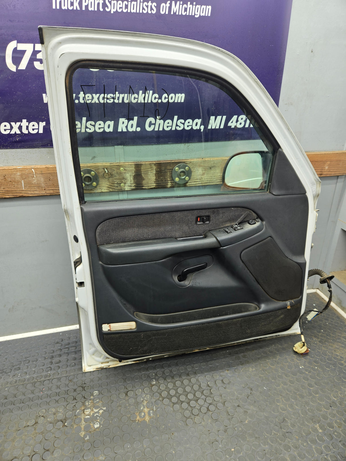 1999-2006 Chevrolet Silverado / GMC Sierra 1500 2500 3500 HD Driver Side Front Door LH - Grey