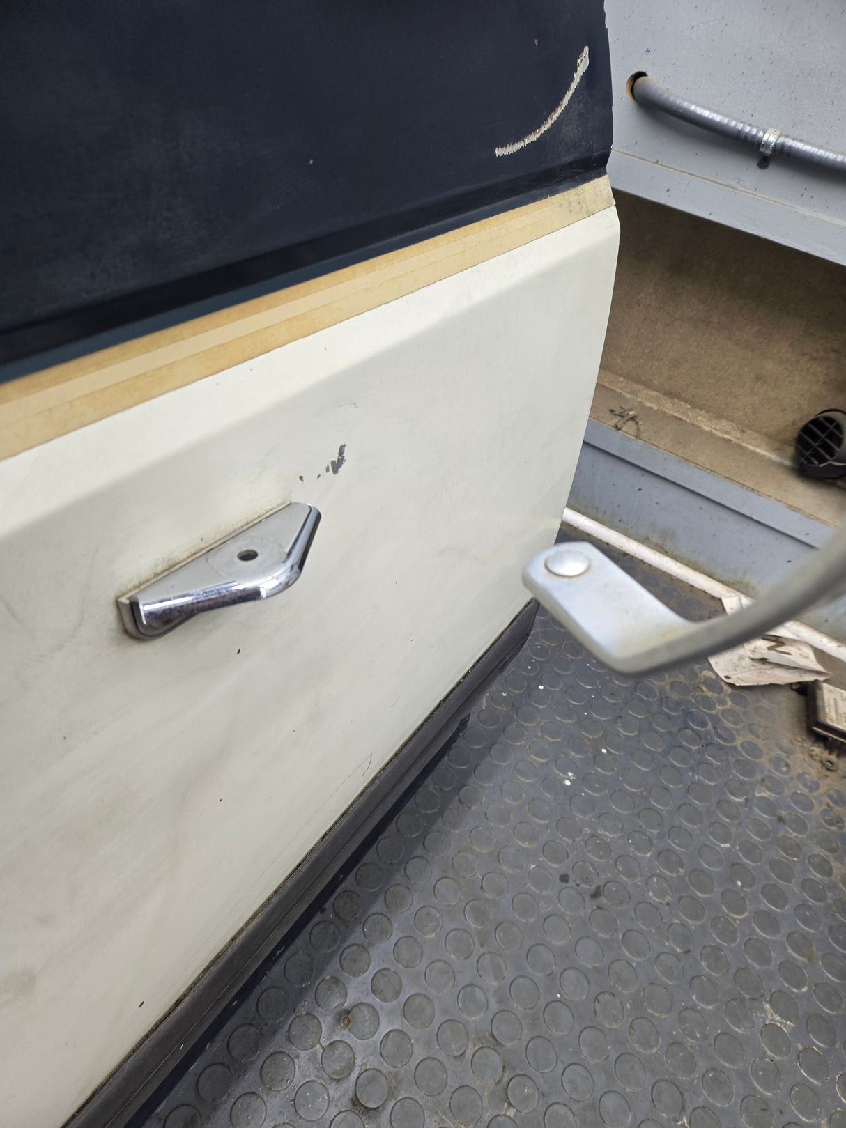 1987-1997 Ford F Series F250 F350 F450 F550 Passenger Side Front Door RH