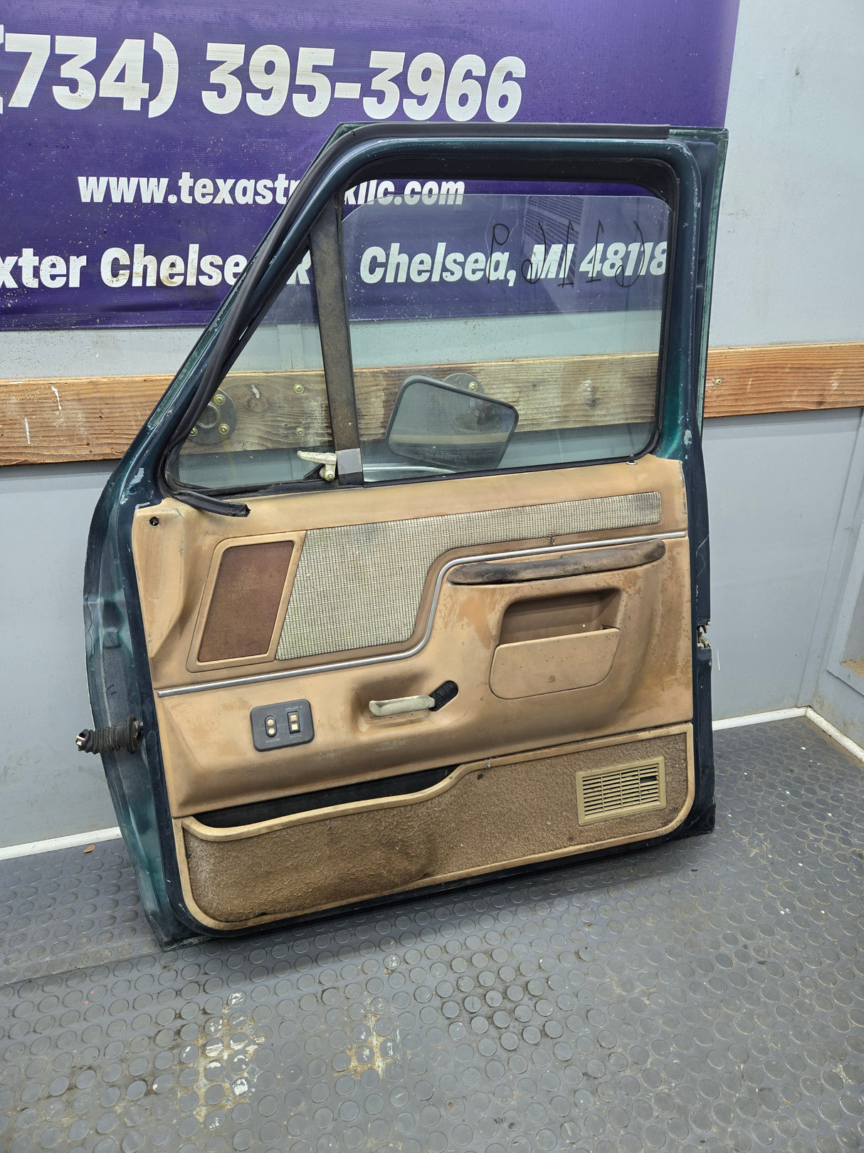 1987-1997 Ford F Series F250 F350 F450 F550 Passenger Side Front Door RH