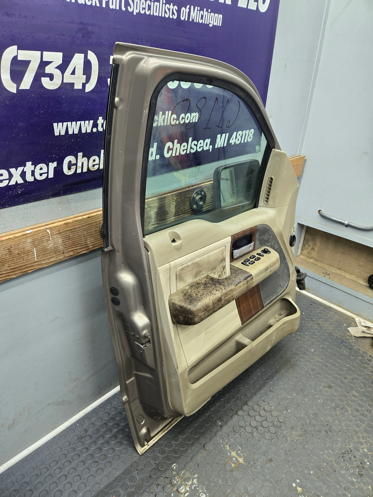 2004-2008 Ford F150 Driver Side Extended/Regular Cab Front Door LH