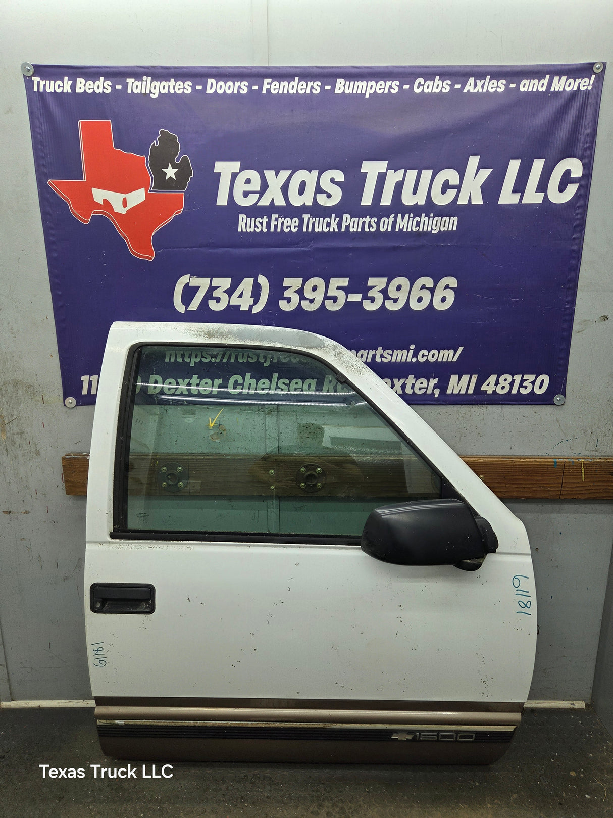 1988-2000 Chevrolet Silverado Suburban GMC Sierra RH Front Passenger Door