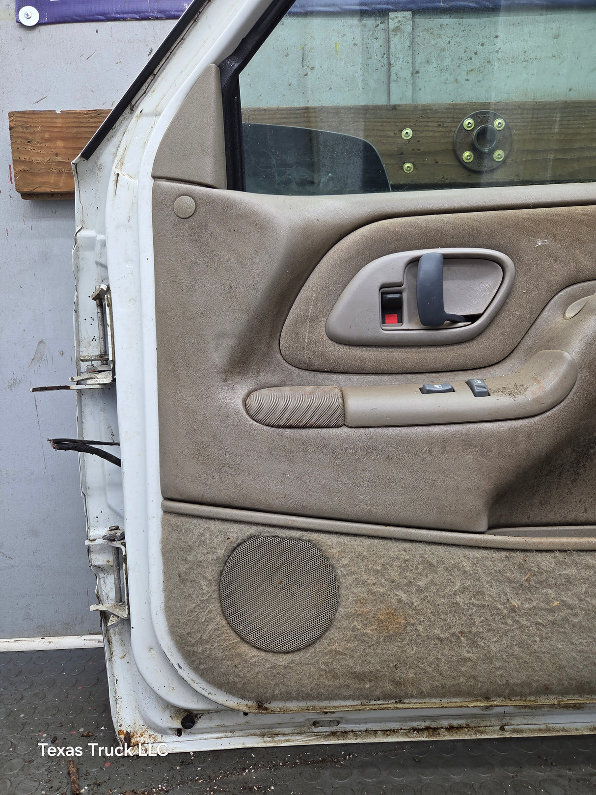 1988-2000 Chevrolet Silverado Suburban GMC Sierra RH Front Passenger Door