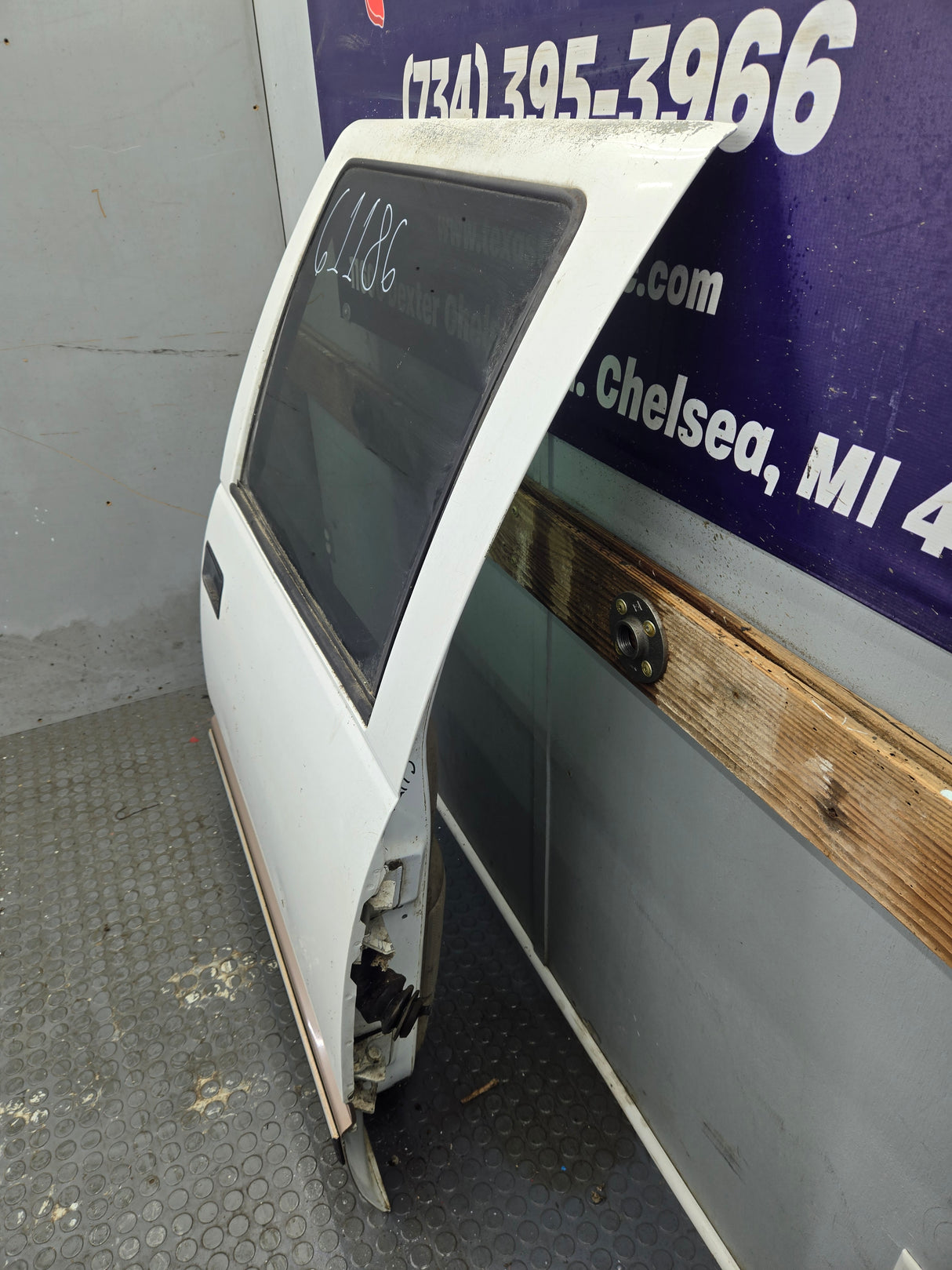 1992-2000 Chevrolet Silverado Suburban GMC Sierra K1500 K2500 K3500 Crew Cab RH Rear Driver Door