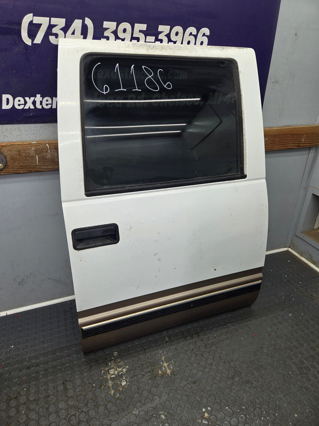 1992-2000 Chevrolet Silverado Suburban GMC Sierra K1500 K2500 K3500 Crew Cab RH Rear Driver Door