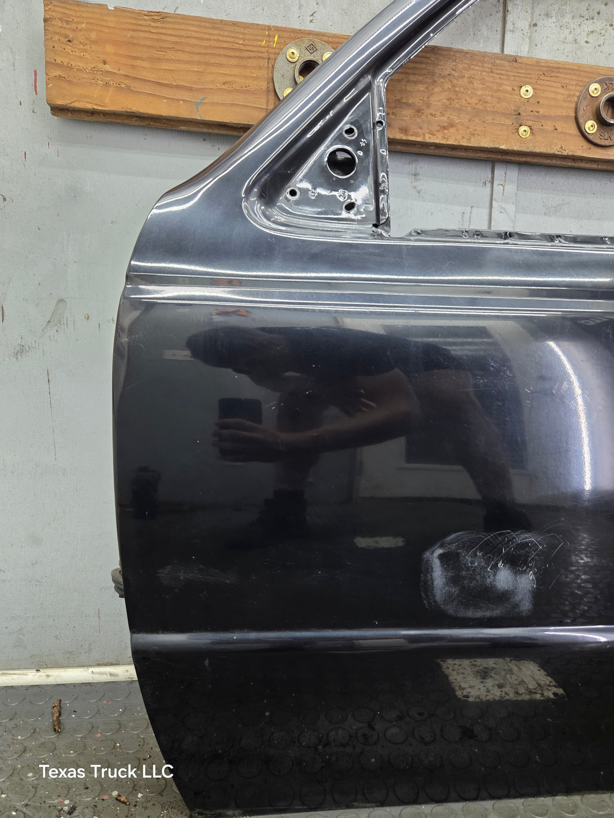 2003-2005 Ford Ranger Driver Side Front Left Hand Door