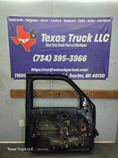 2003-2005 Ford Ranger Driver Side Front Left Hand Door