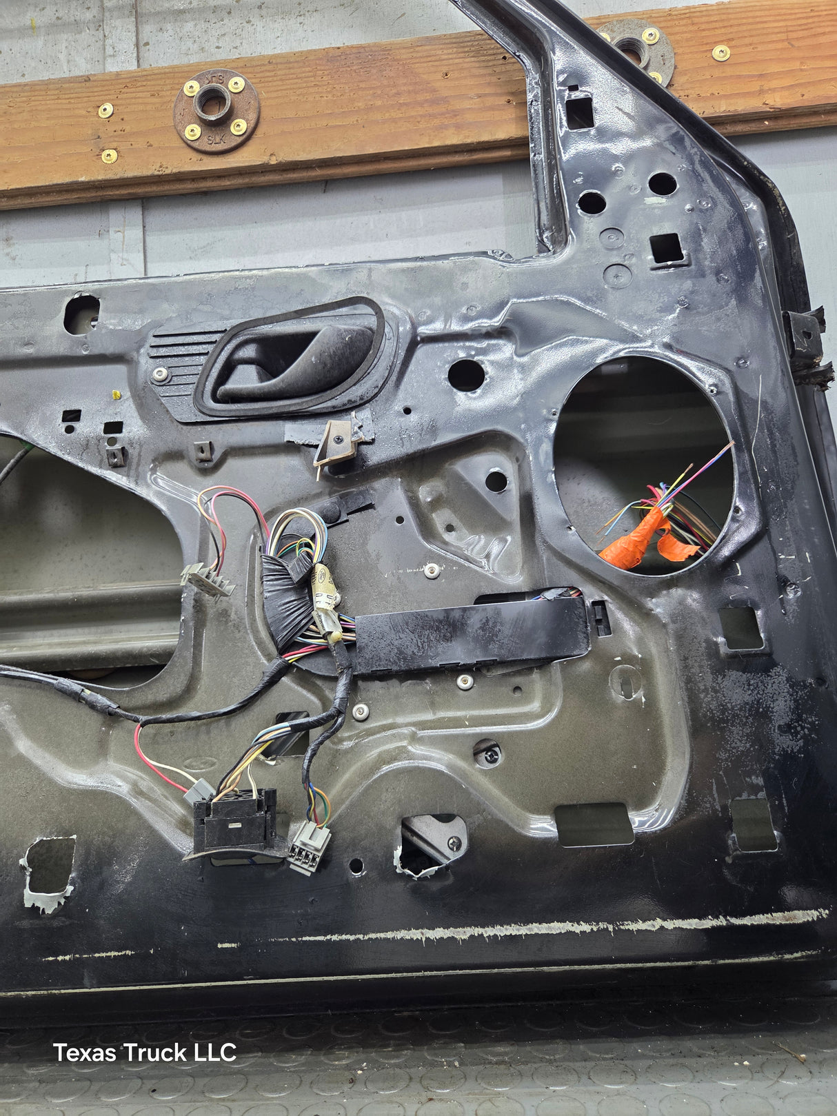 2003-2005 Ford Ranger Driver Side Front Left Hand Door