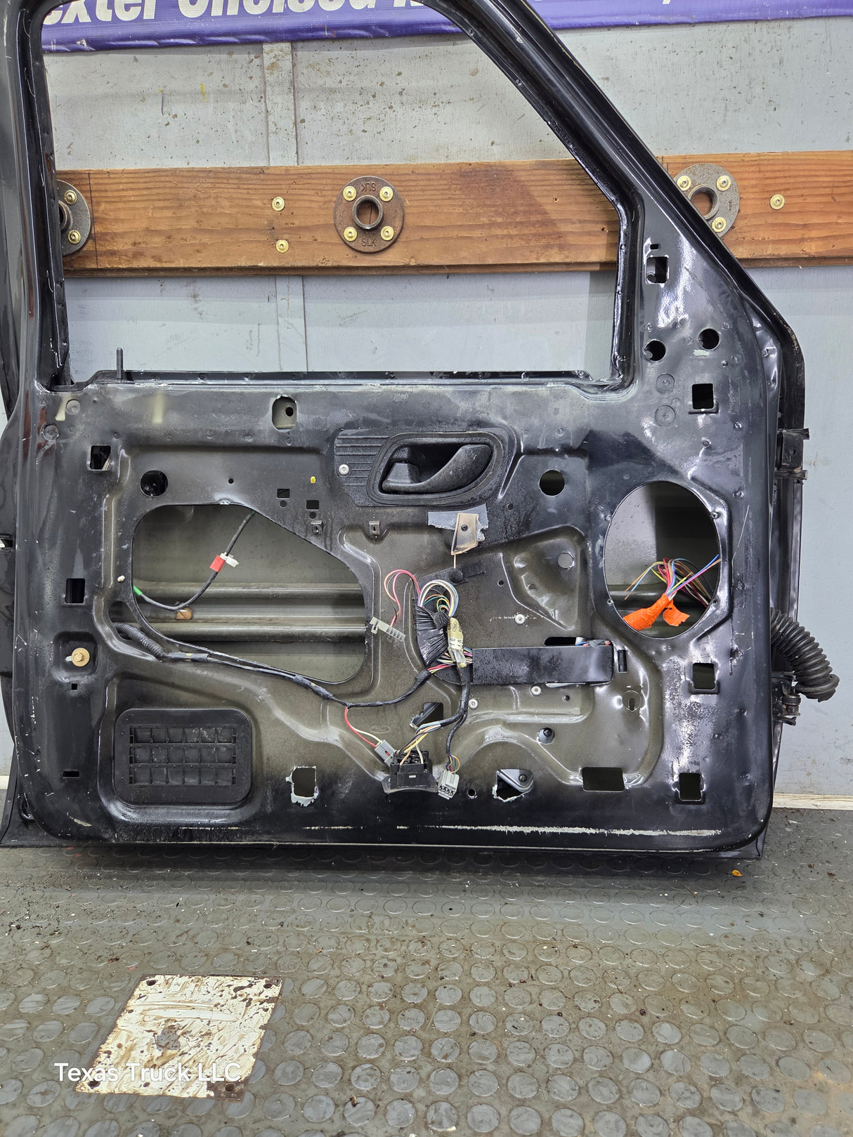 2003-2005 Ford Ranger Driver Side Front Left Hand Door