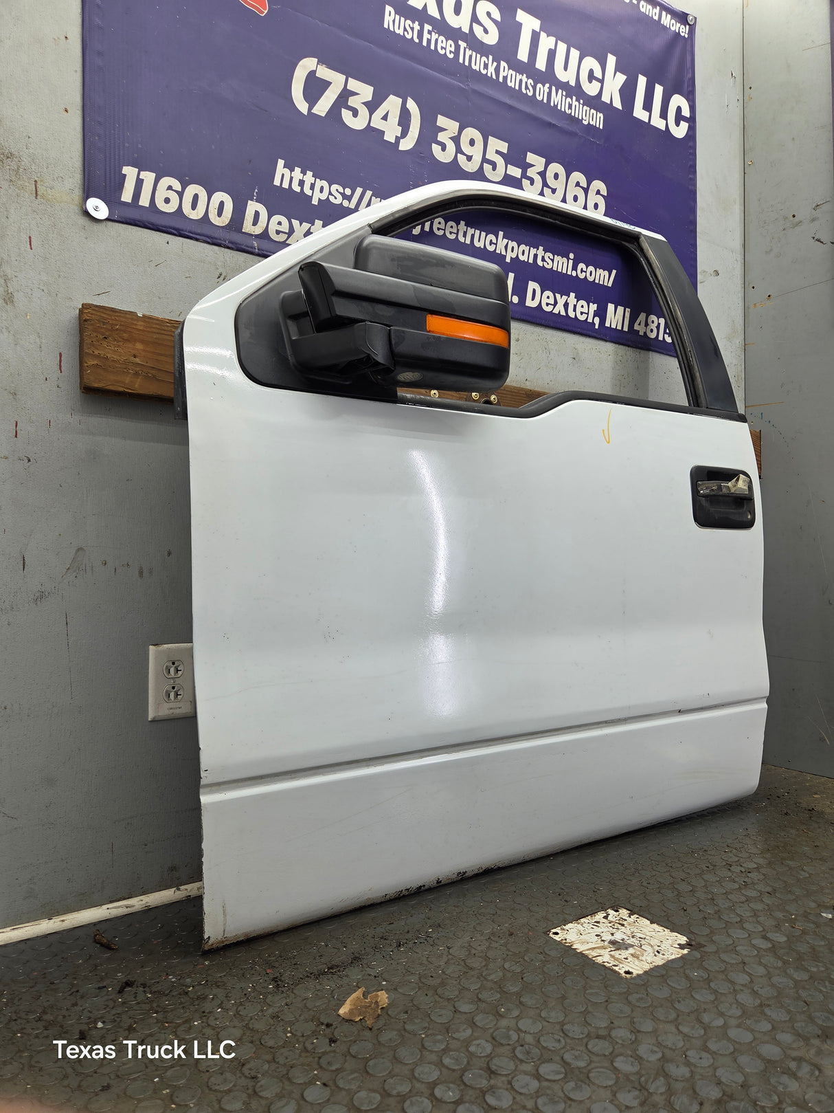 2004-2008 Ford F150 Driver Side Extended/Regular Cab Front Door LH