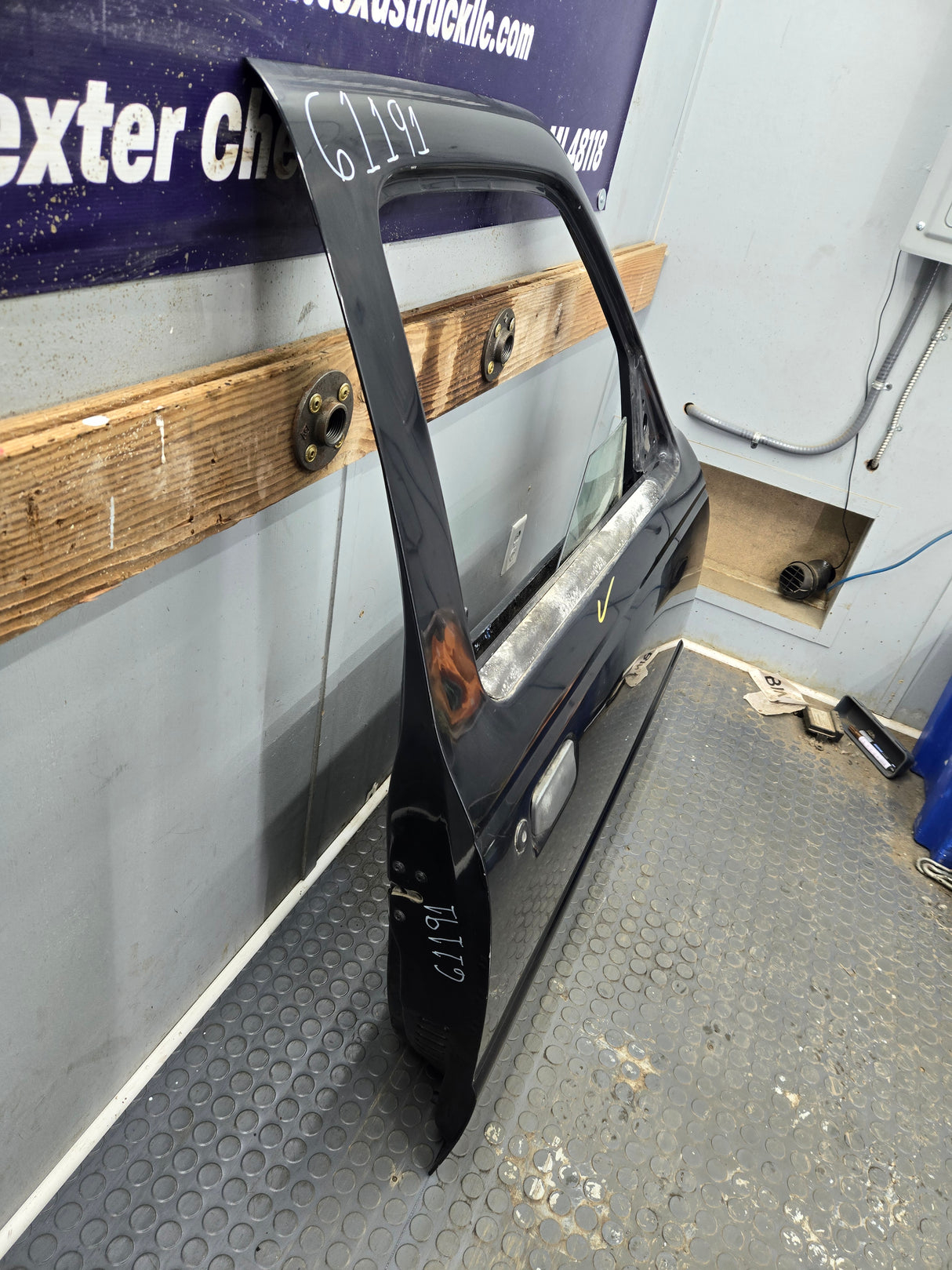 2003-2005 Ford Ranger Passenger Side Front Right Hand Door