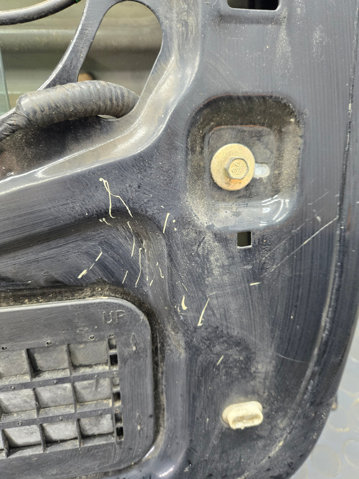2003-2005 Ford Ranger Passenger Side Front Right Hand Door