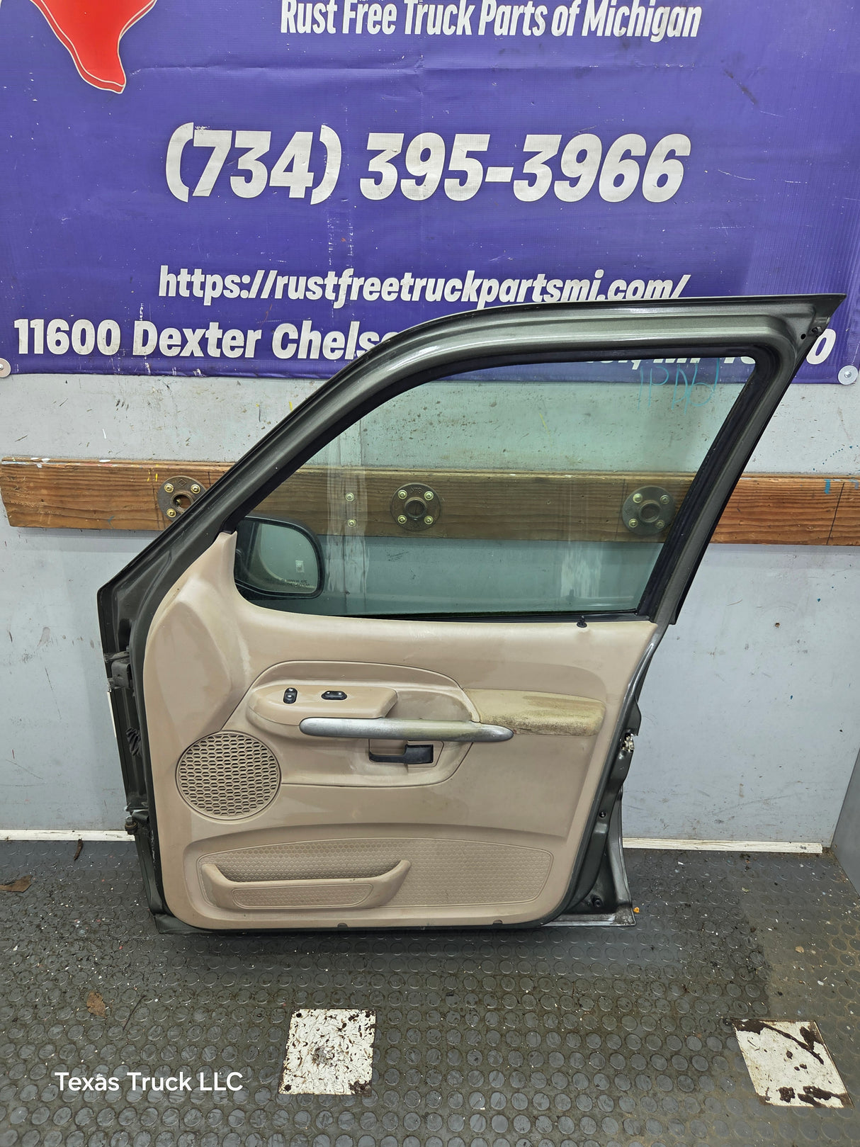 2001-2005 Ford Explorer Sport Trac RH Front Passenger Side Door