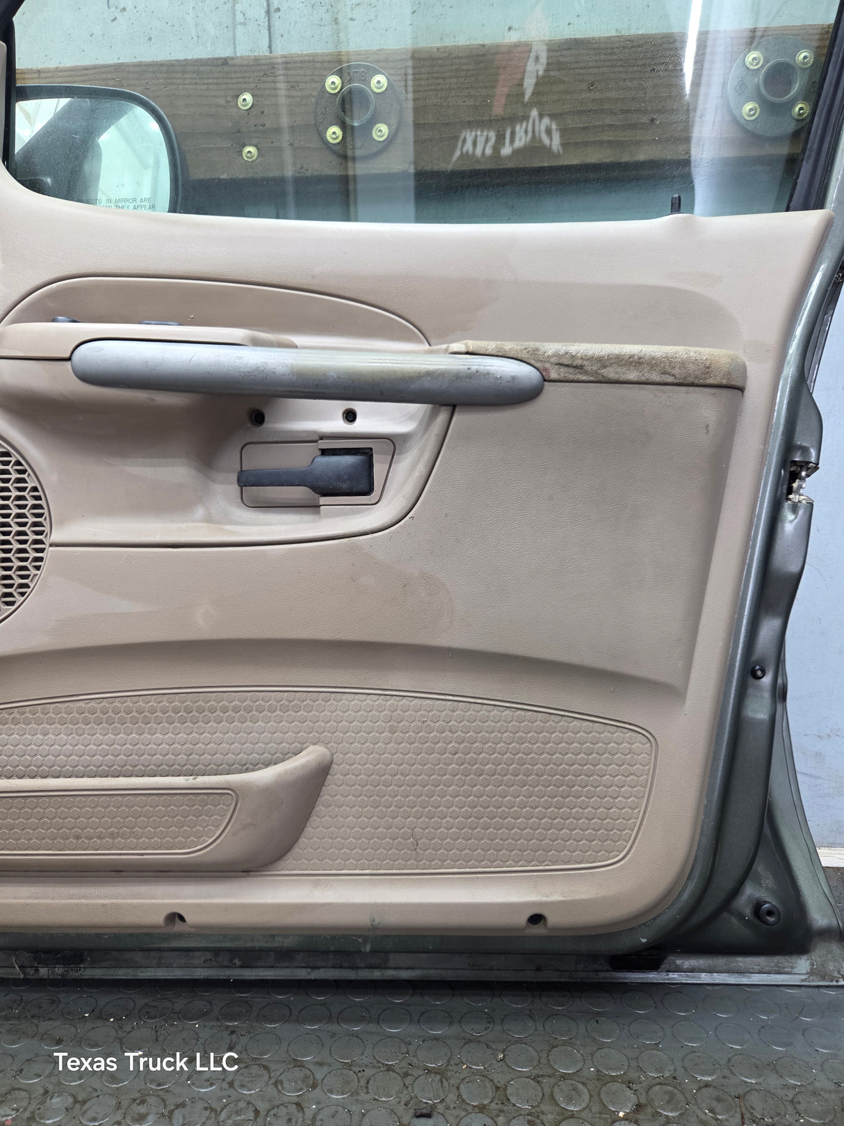 2001-2005 Ford Explorer Sport Trac RH Front Passenger Side Door