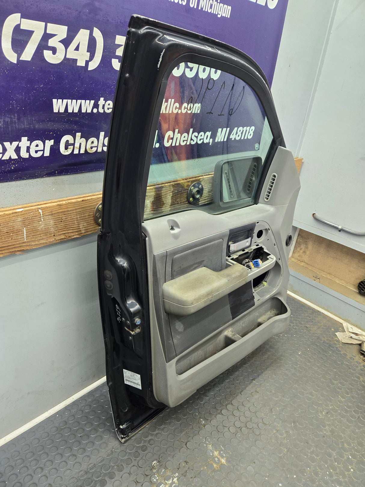 2004-2008 Ford F150 Driver Side Extended/Regular Cab Front Door LH