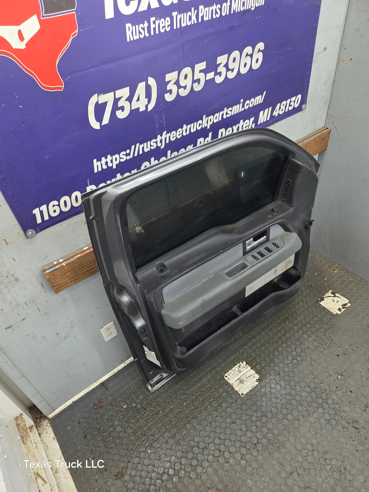 2004-2008 Ford F150 Driver Side Extended/Regular Cab Front Door LH