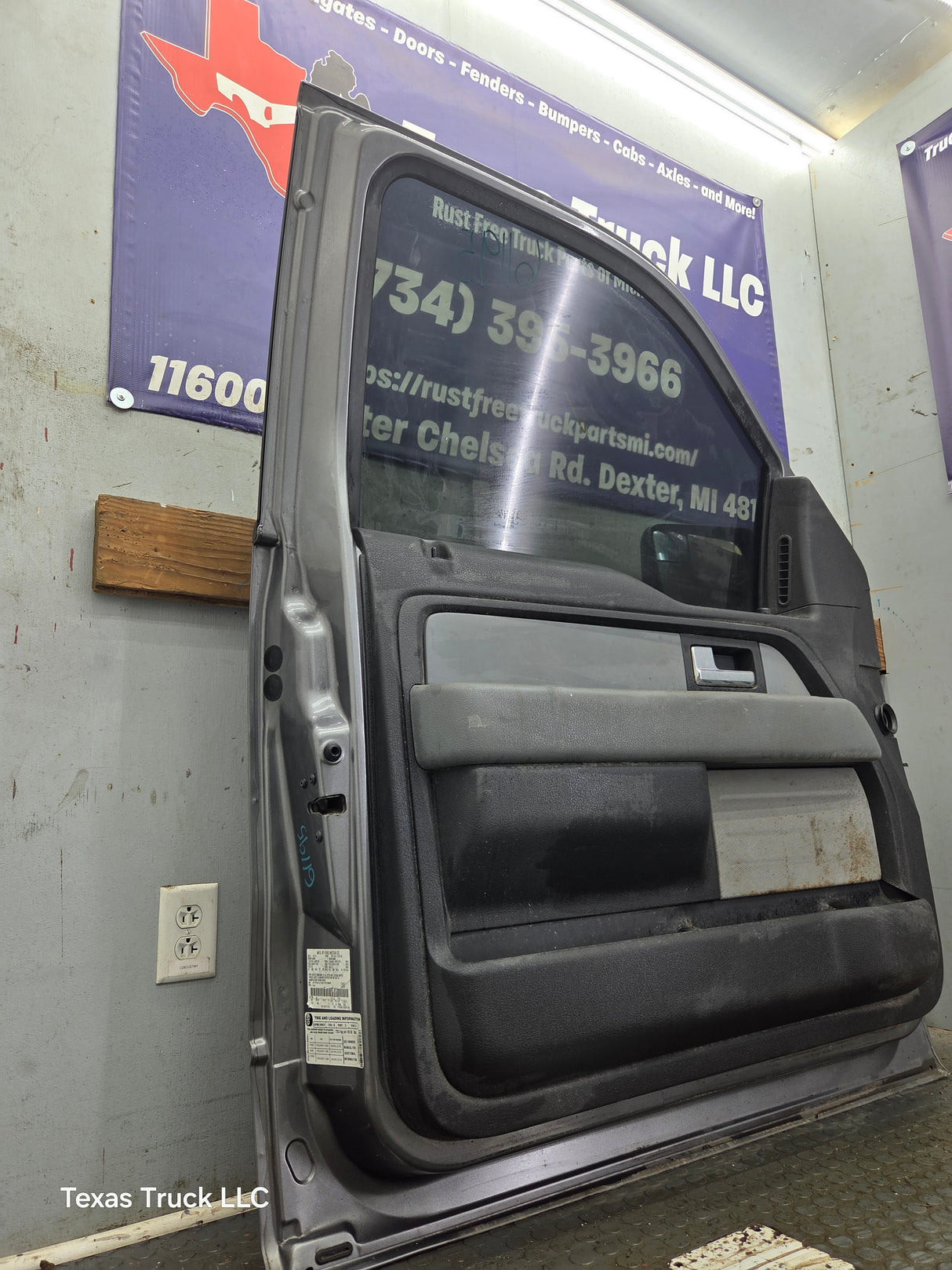 2004-2008 Ford F150 Driver Side Extended/Regular Cab Front Door LH