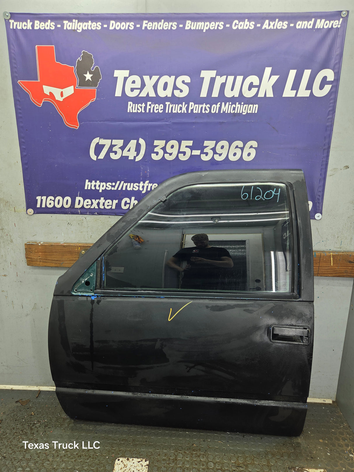 1988-2000 Chevrolet Silverado Suburban GMC Sierra LH Front Driver Side Door
