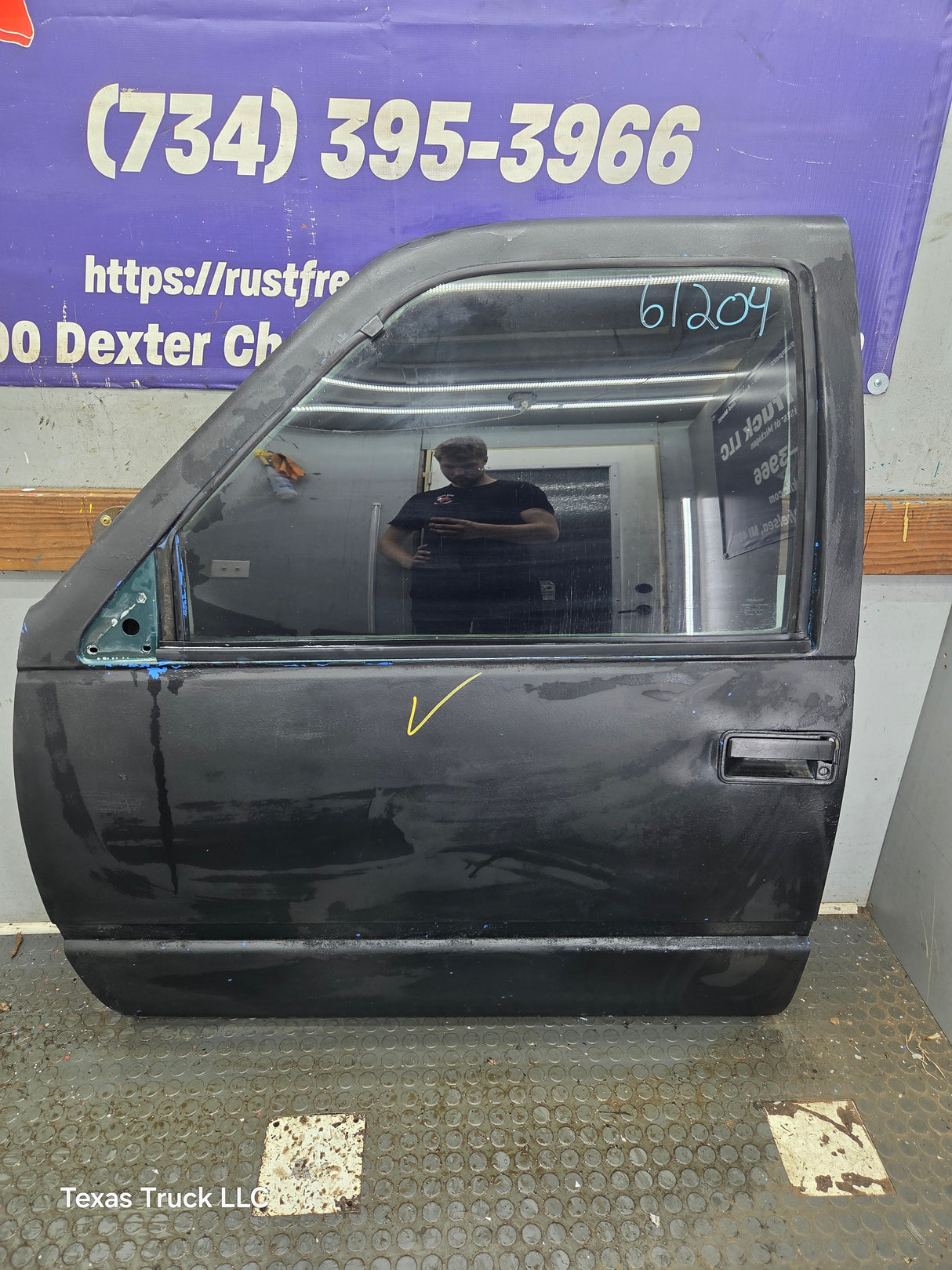 1988-2000 Chevrolet Silverado Suburban GMC Sierra LH Front Driver Side Door