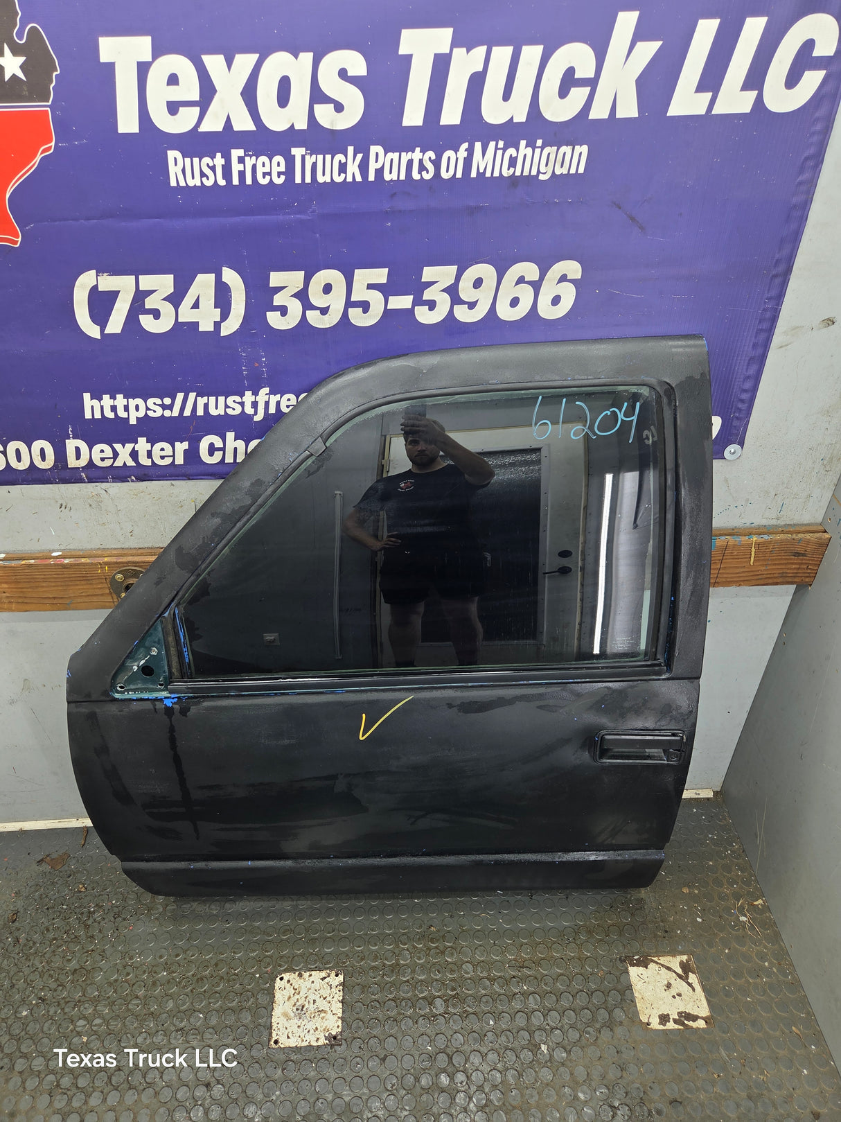 1988-2000 Chevrolet Silverado Suburban GMC Sierra LH Front Driver Side Door