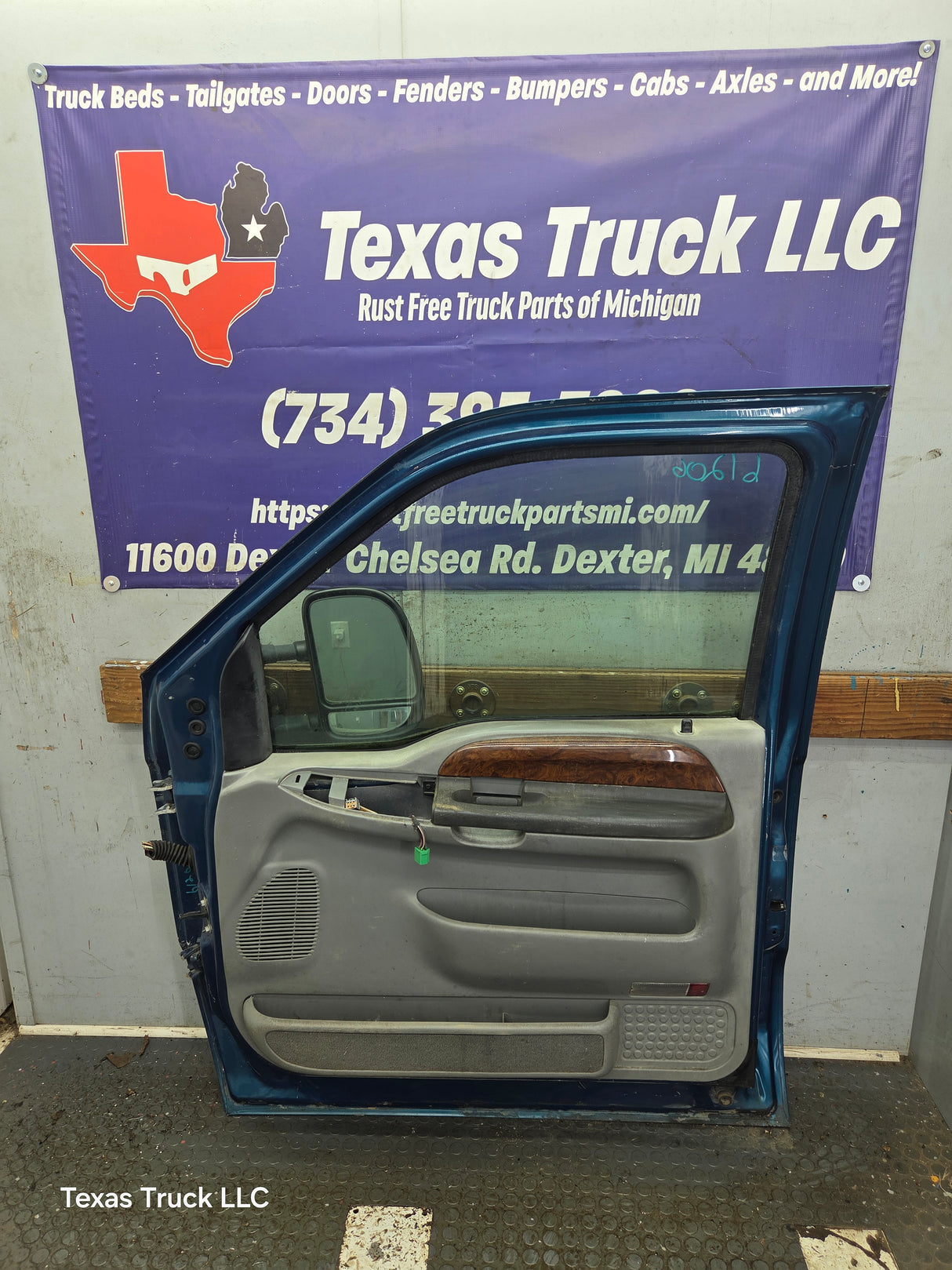1999-2011 Ford Super Duty / Excursion Front Passenger RH Door F250 F350 F450 F550