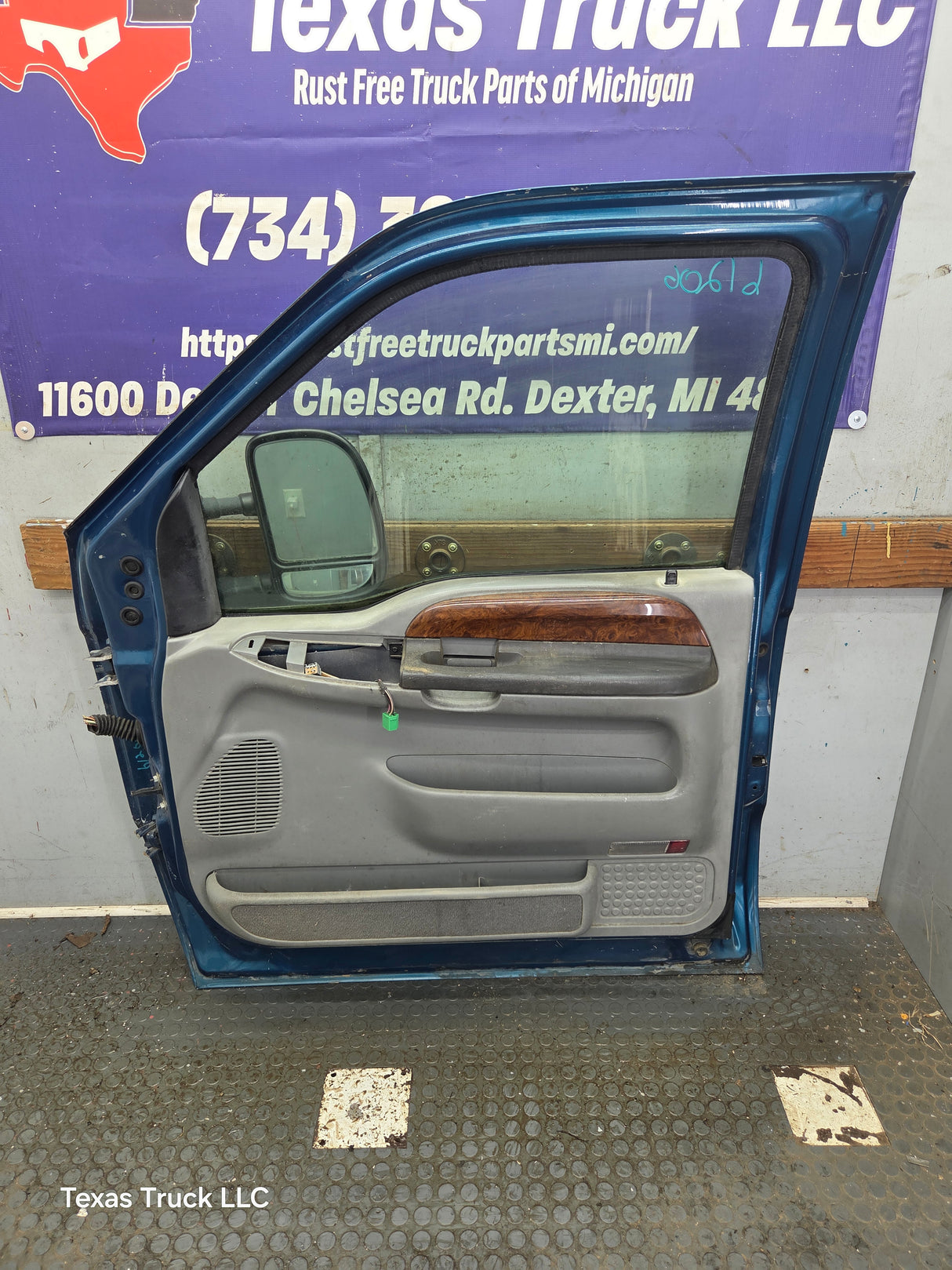 1999-2011 Ford Super Duty / Excursion Front Passenger RH Door F250 F350 F450 F550