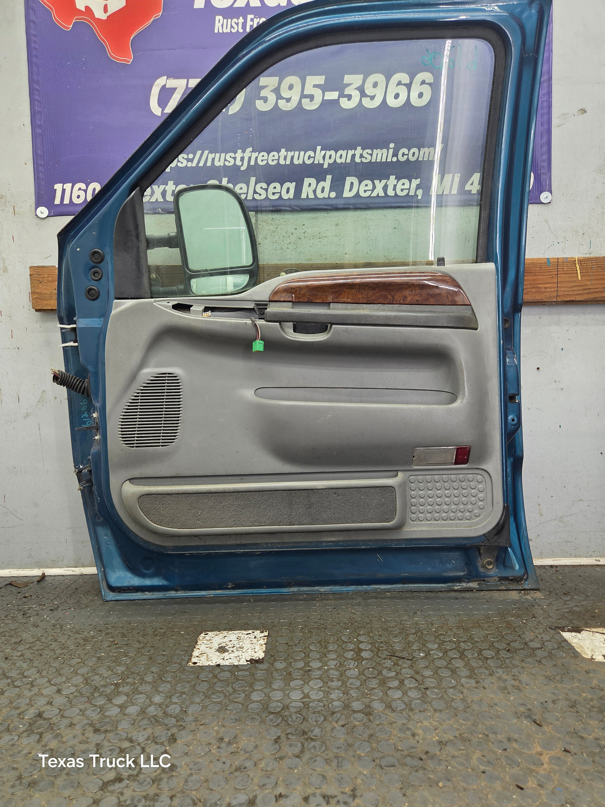 1999-2011 Ford Super Duty / Excursion Front Passenger RH Door F250 F350 F450 F550