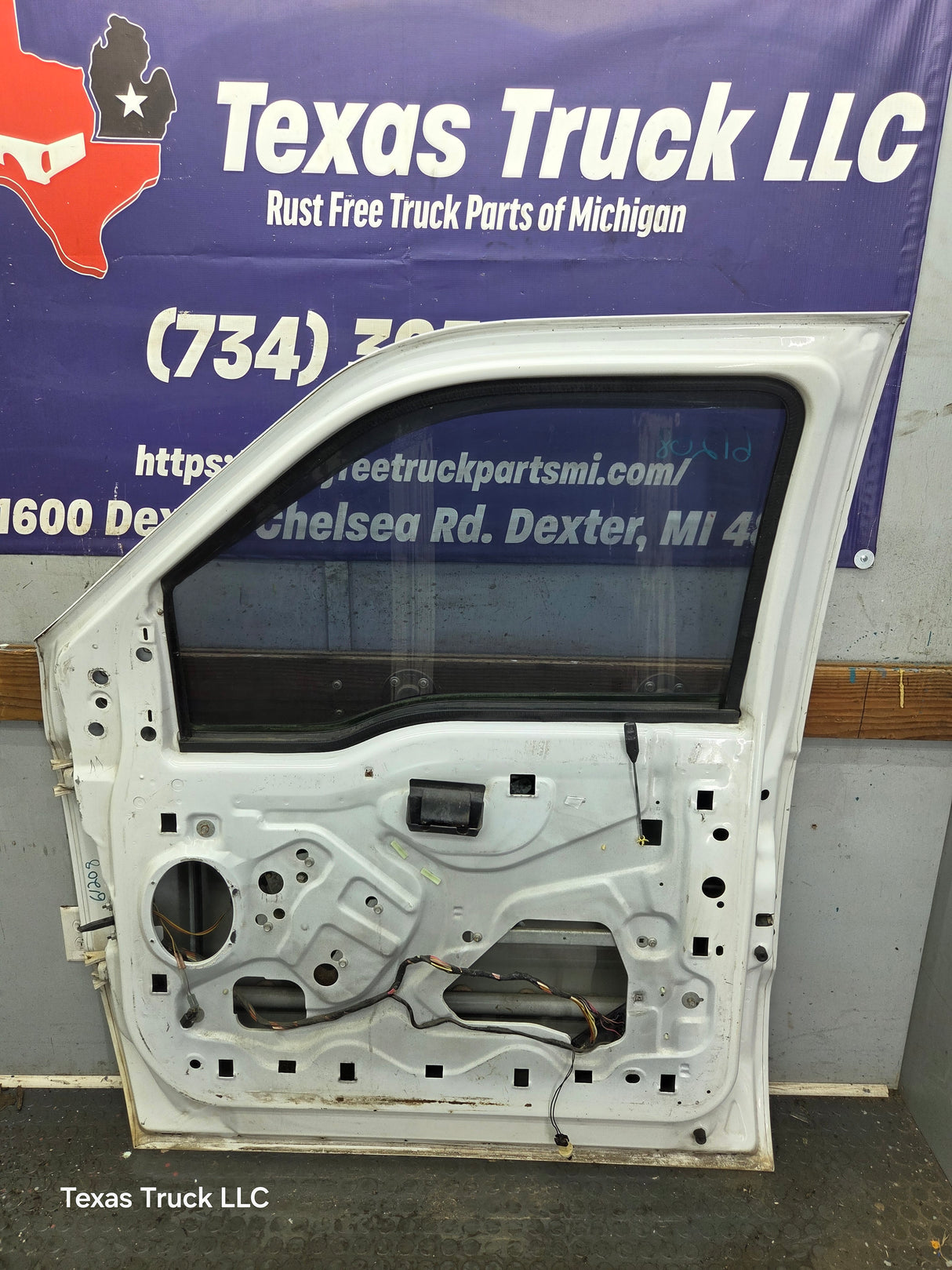 1999-2011 Ford Super Duty / Excursion Front Passenger RH Door F250 F350 F450 F550