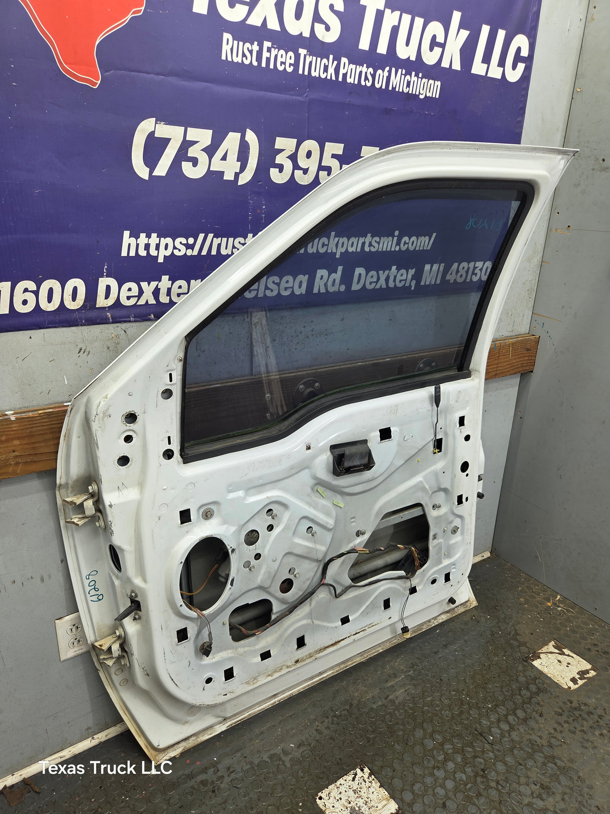 1999-2011 Ford Super Duty / Excursion Front Passenger RH Door F250 F350 F450 F550