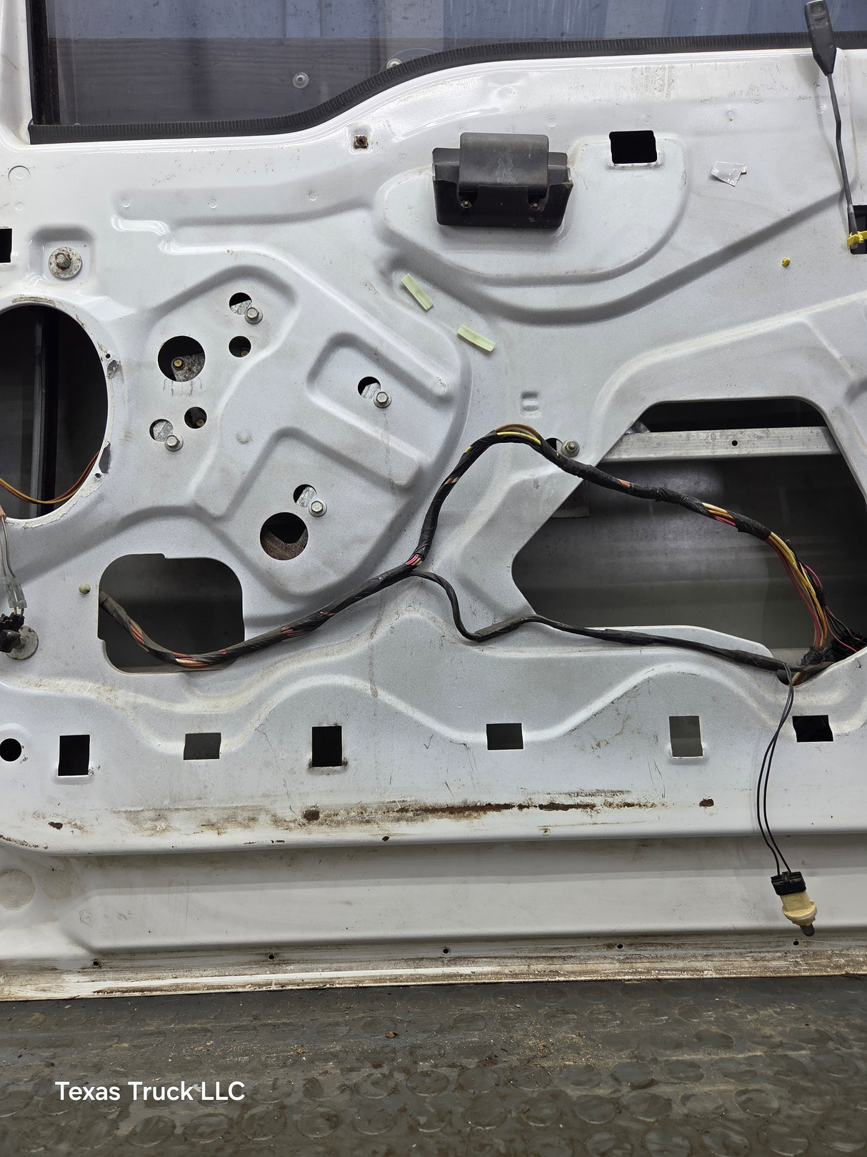 1999-2011 Ford Super Duty / Excursion Front Passenger RH Door F250 F350 F450 F550