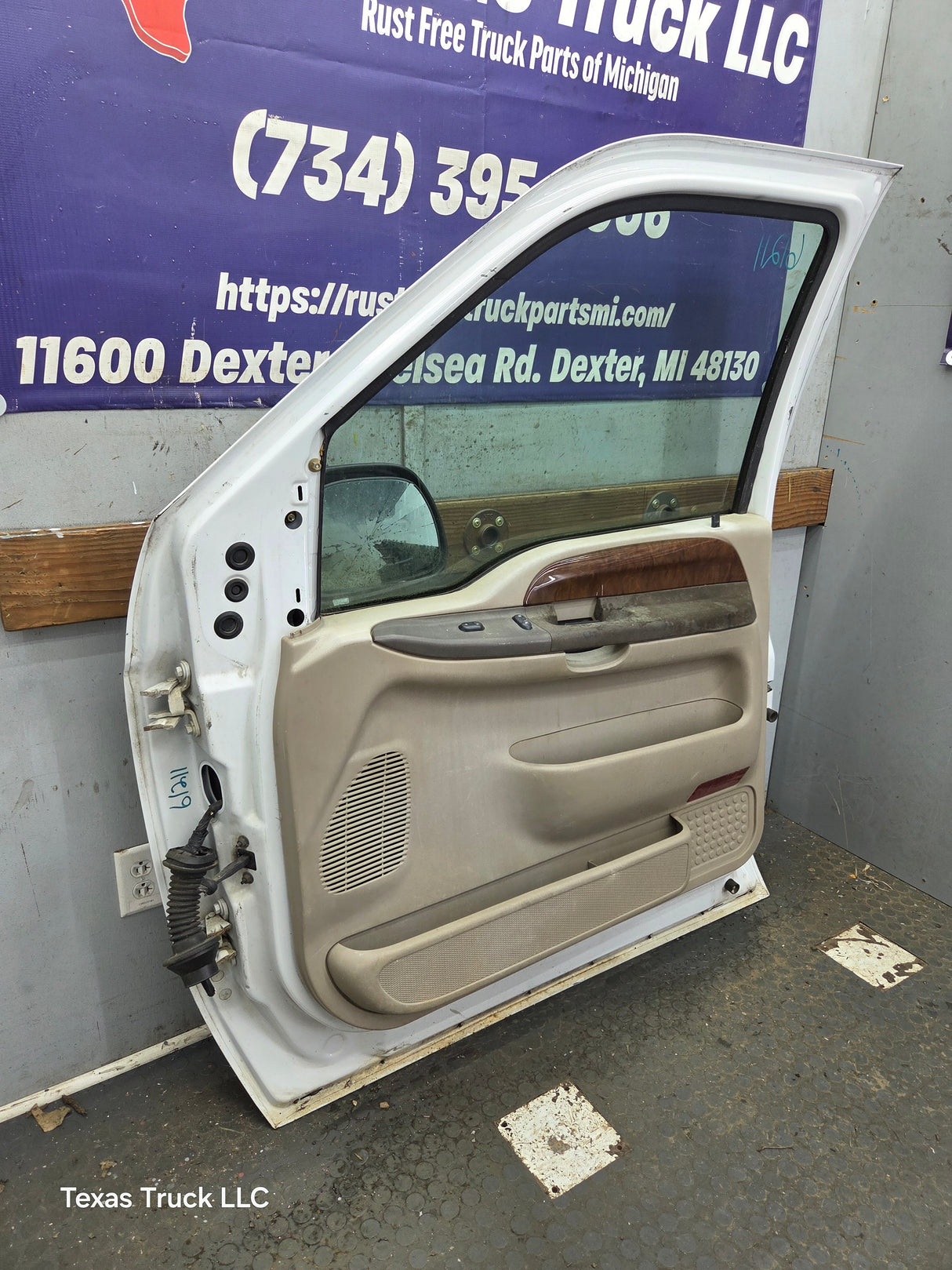 1999-2011 Ford Super Duty / Excursion Front Passenger RH Door F250 F350 F450 F550