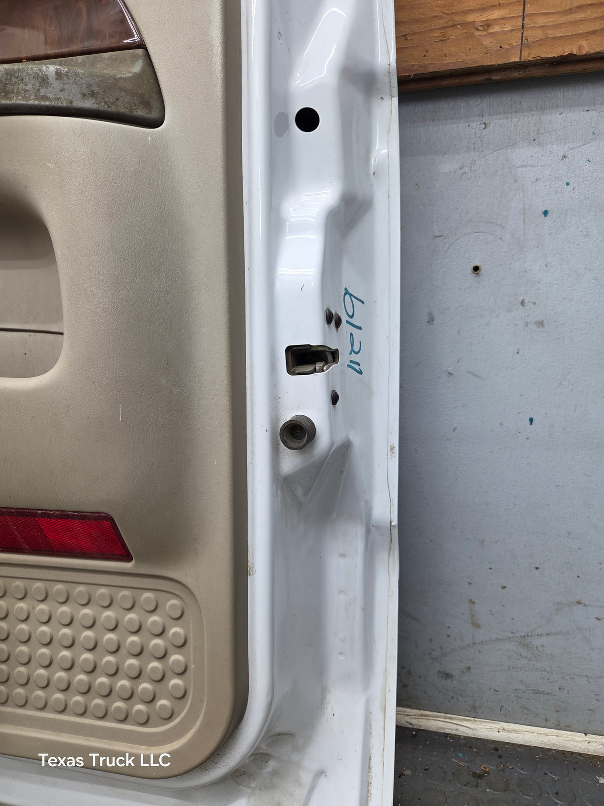 1999-2011 Ford Super Duty / Excursion Front Passenger RH Door F250 F350 F450 F550