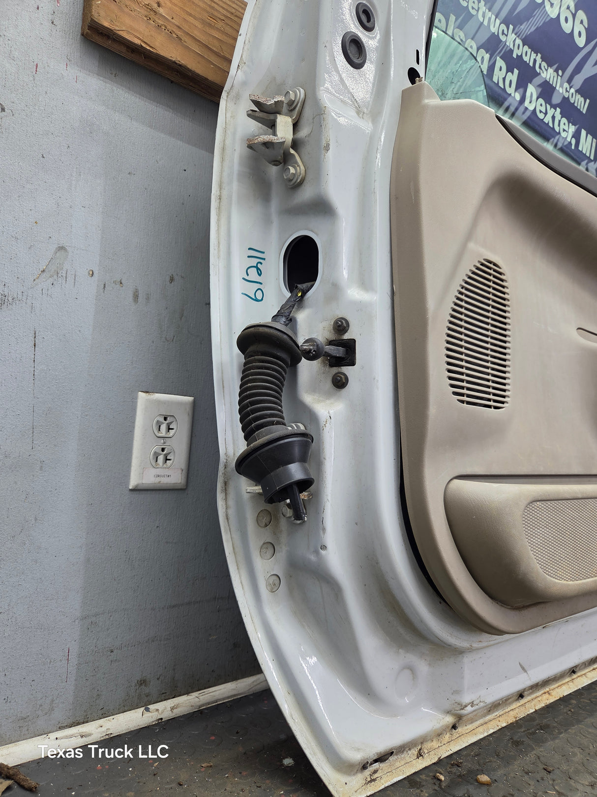 1999-2011 Ford Super Duty / Excursion Front Passenger RH Door F250 F350 F450 F550
