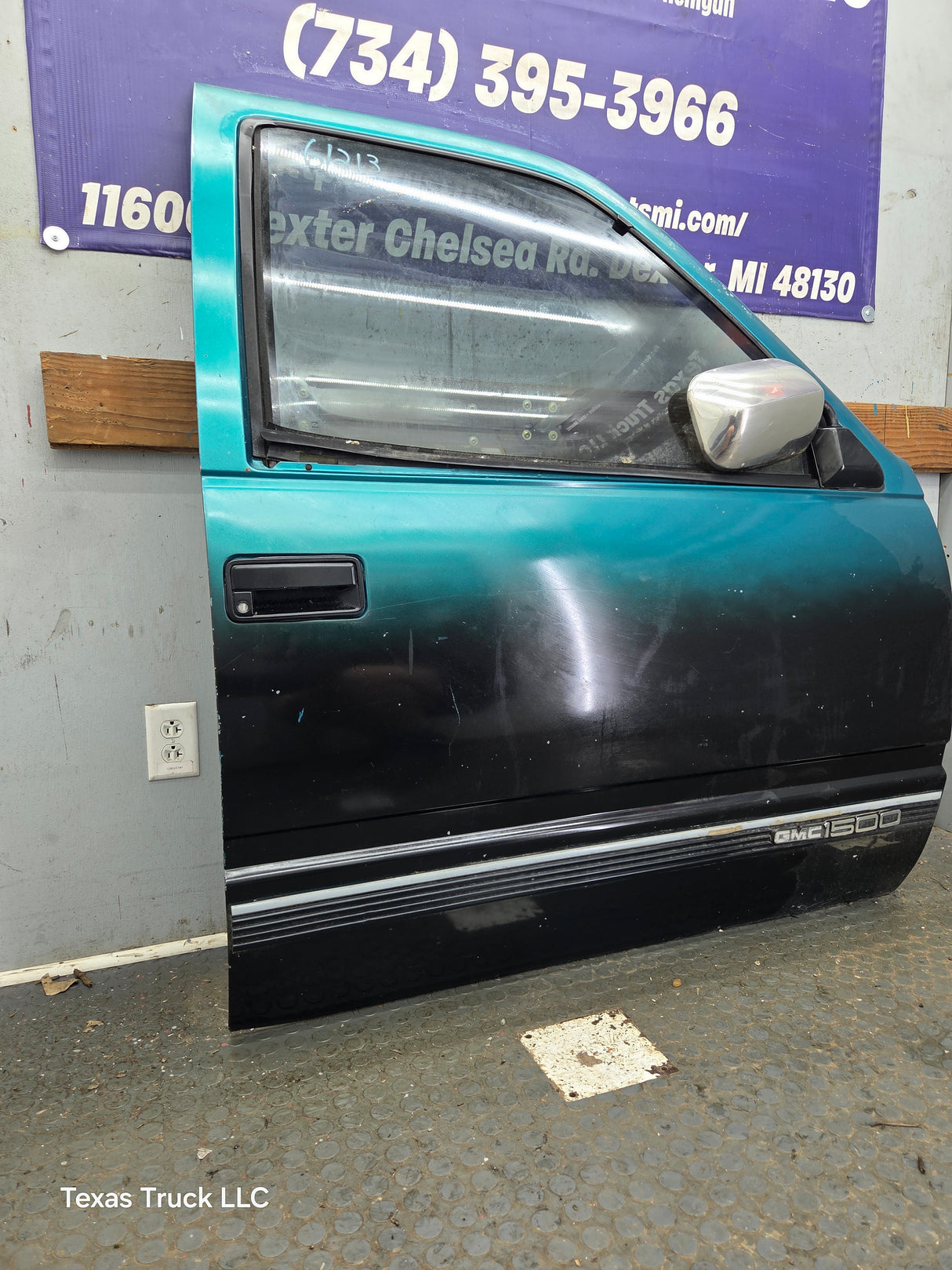 1988-2000 Chevrolet Silverado Suburban GMC Sierra RH Front Passenger Door