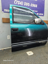1988-2000 Chevrolet Silverado Suburban GMC Sierra RH Front Passenger Door