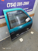 1988-2000 Chevrolet Silverado Suburban GMC Sierra RH Front Passenger Door
