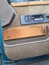 1988-2000 Chevrolet Silverado Suburban GMC Sierra RH Front Passenger Door